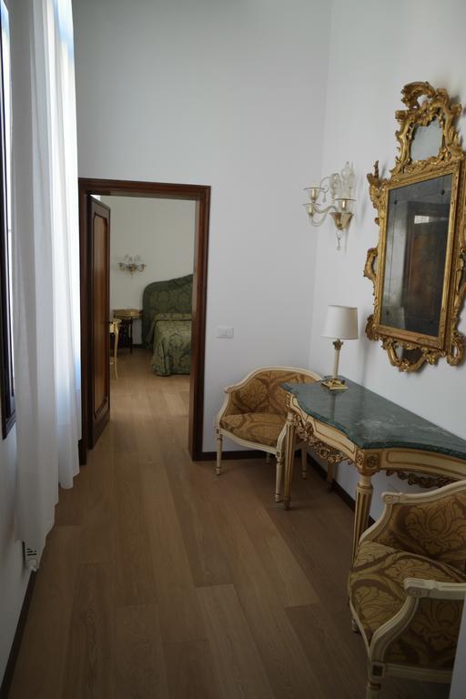 Savoia E Jolanda Apartments Venedig Exteriör bild